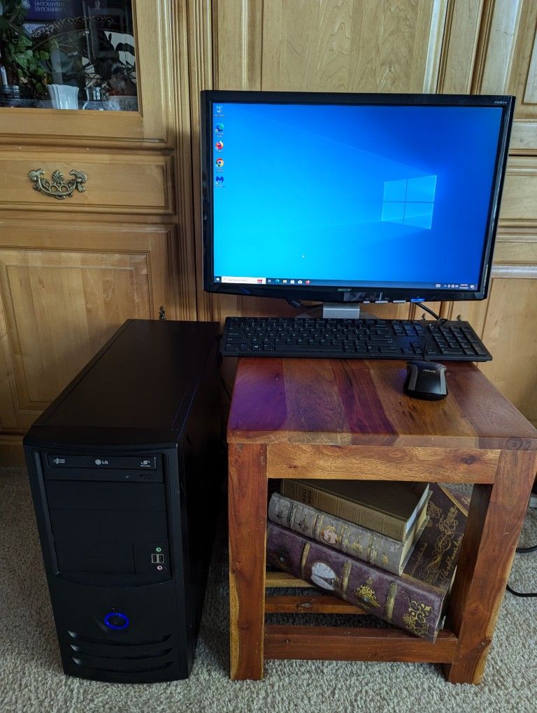 Desktop Computer ASUS Win 10.