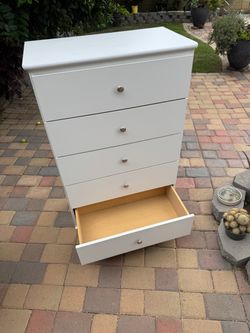 White 5-Drawer Tall Dresser