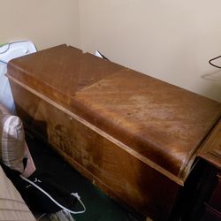 Lane Cedar Chest