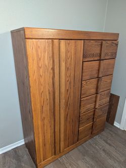 Dresser