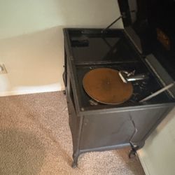 Antique Victrola 
