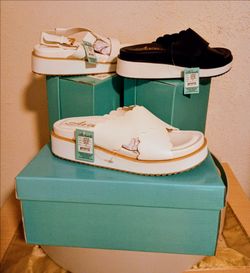 Brand New Avanti platform Sandals size 7 Bundle