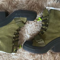 Converse Boots