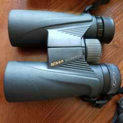 Nikon Monarch 10×42 6 degrees