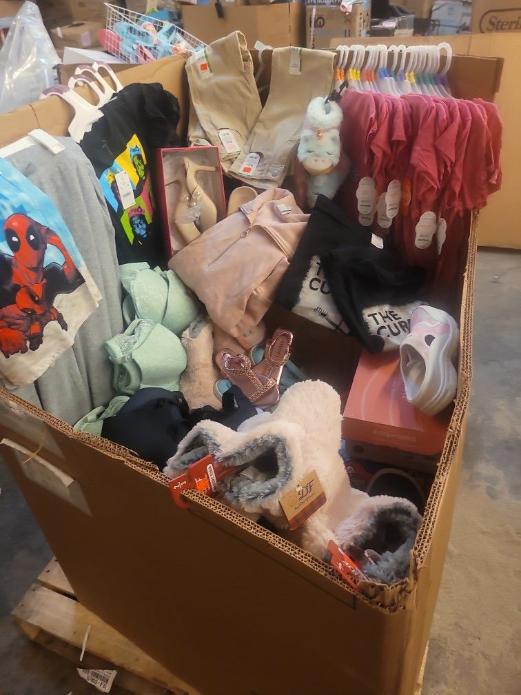 Clothes And Shoes Mix Pallets