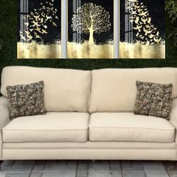 Beige Couch (Free delivery 🚚) 