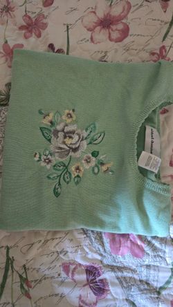 Alfred Dunner Mint Green Knit Top With Floral Embroidery Design Short Sleeves Wo