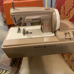 Vintage Singer 50 D SewHandy Electric Child's Toy Sewing Machine SewHandy Case