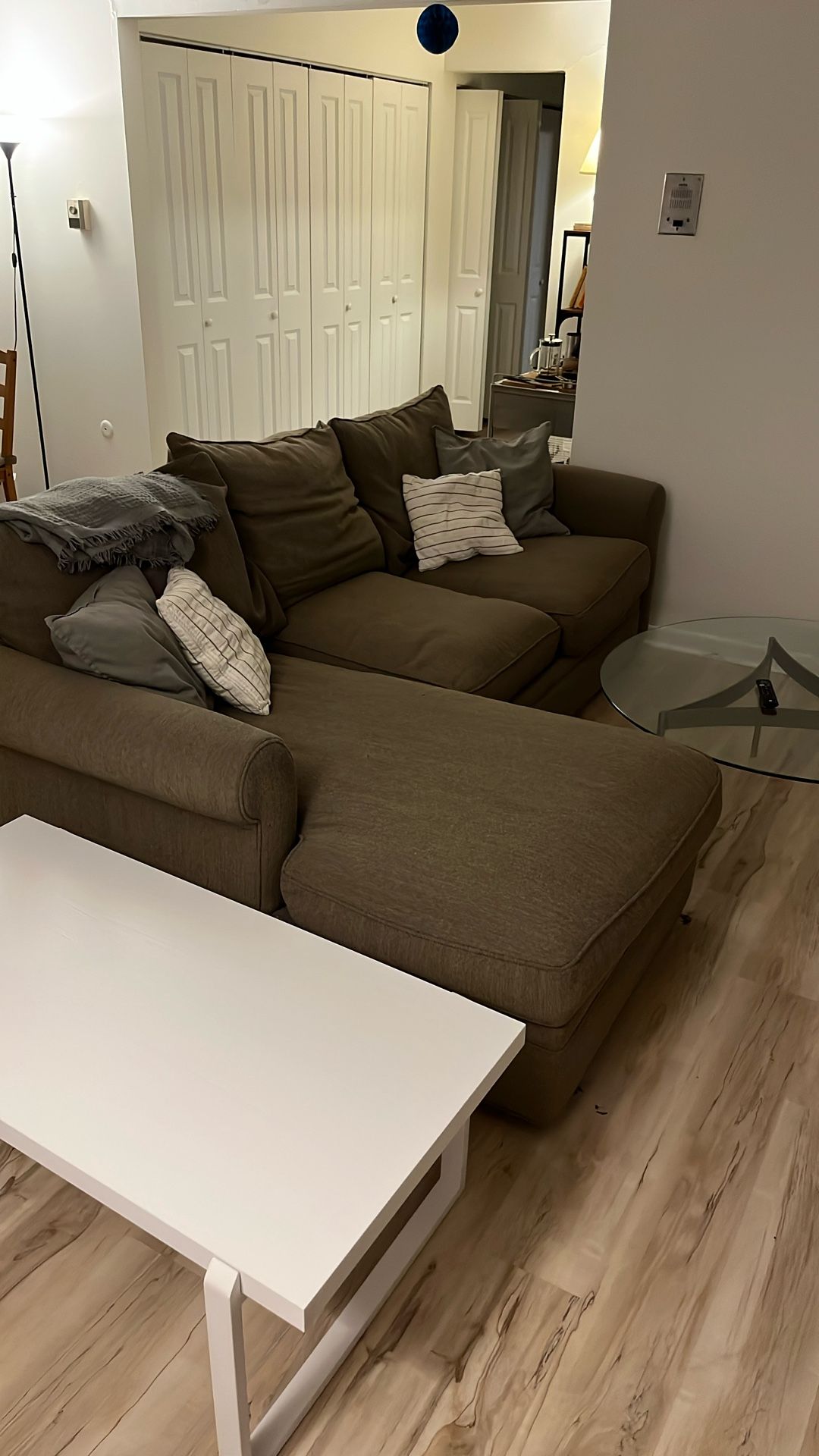 Large Sectional Sofa with Chaise – Comfortable & Clean – Great for Apartments