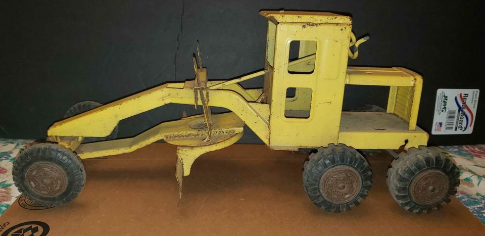 Vintage LUMAR MARX Road Grader Construction Toy Vehicle- Yellow