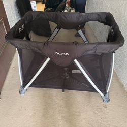 Nuna Playpen