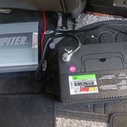 Power Inverter 2000 Watt W/Everstart 650 Cranking Amps Group Size 65