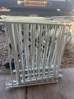 Pet/baby gate