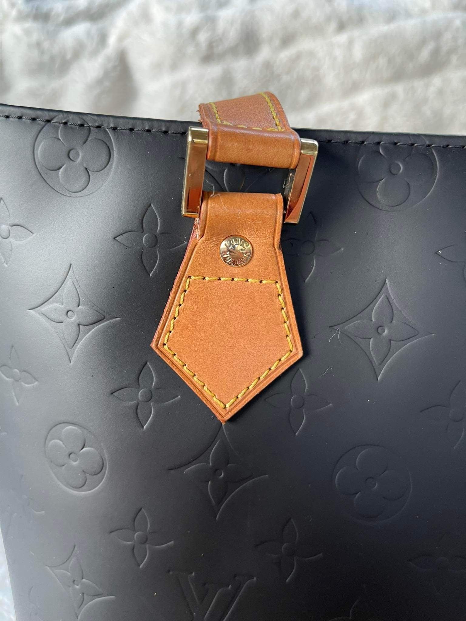 Authentic Louis Vuitton Monogram Vernis Alma MM for Sale in Hampton, MN -  OfferUp