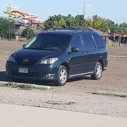 2004 Mazda MPV