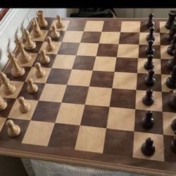 1960s House of Staunton Dubrovnik Chess Set