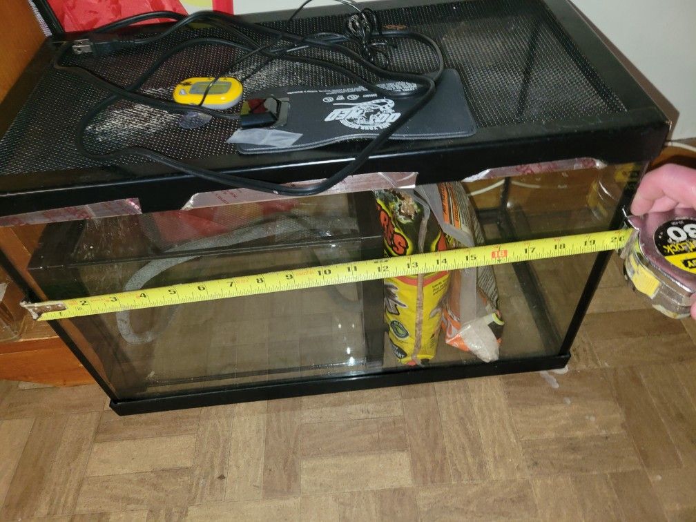 Reptile Tanks And Cricket Tanks (Sold Together Or Separately) 2 Tanks 20 Inches Long 1 Tank 11 Inches Tall