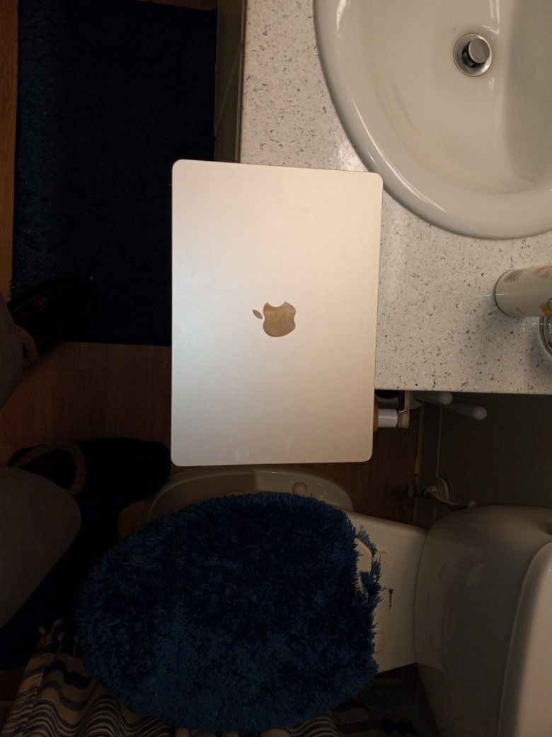 2022 MacBook Air 13 Inch