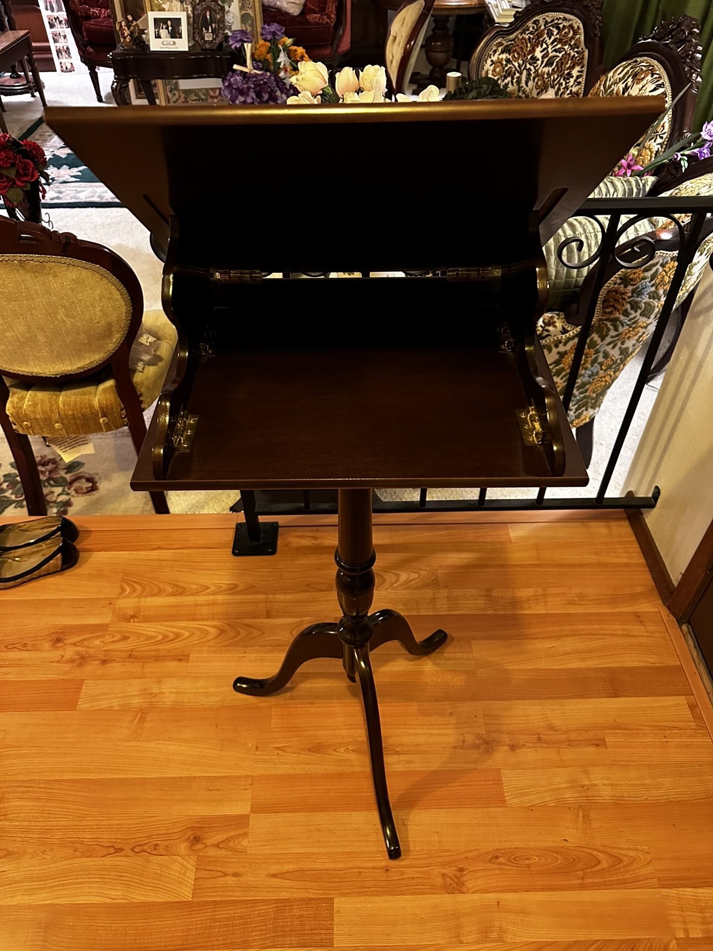 Vintage Bombay Company Book Stand / Podium / Easel / Music Stand