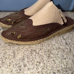 NEW MONTEGO BAY CLUB LADIES SIZE 8 BROWN SLIP IN ESPADRILLES SHOES 