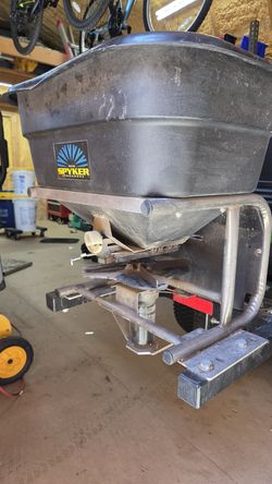 Spyker Electric powered Fertilizer Spreader