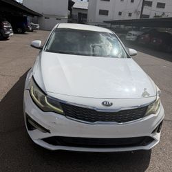 white kia