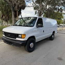2004 Ford E-350