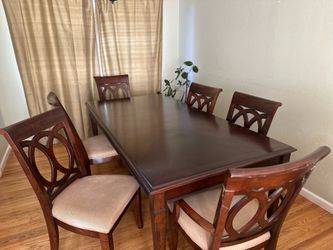 Dining Table with 6 chairs