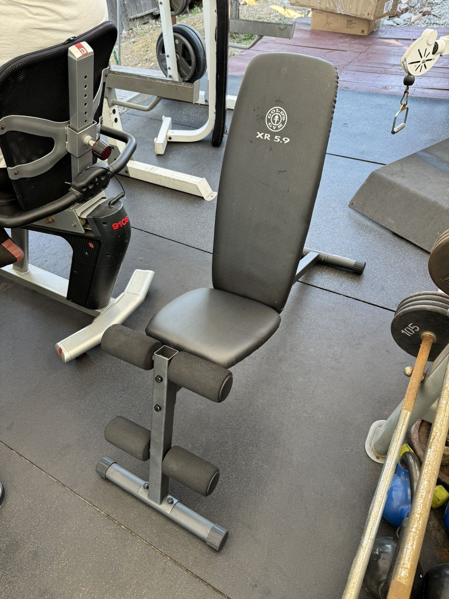 Gold’s Gym Bench