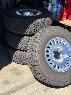 Nomad Sahara 17” with BFG KO3 285/70/17