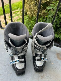 Nordica mens ski boots sz 6-6.5