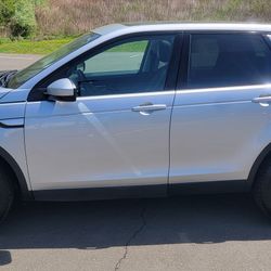 2018 Land Rover Discovery Sport HSE... Like New!!