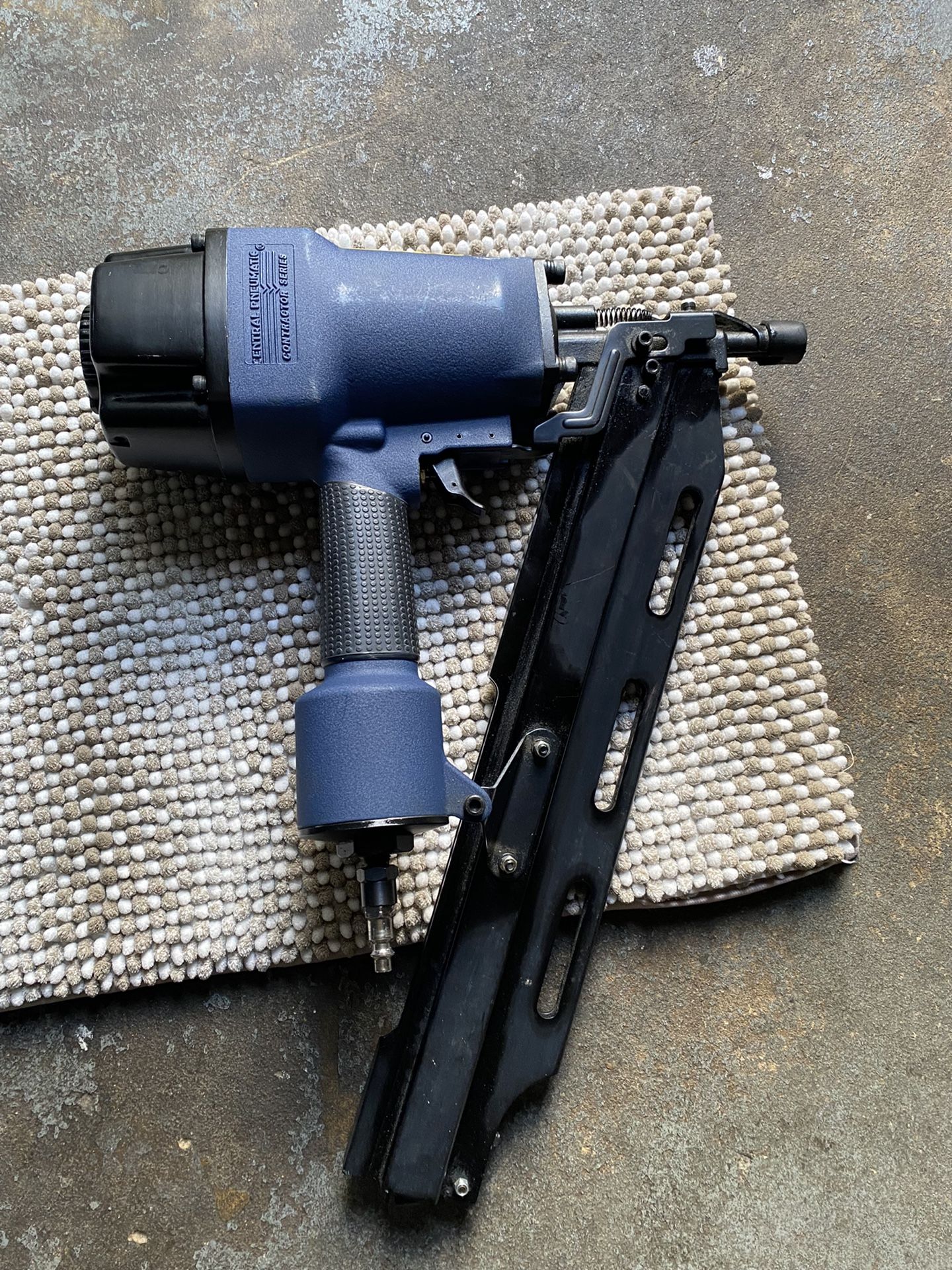 Air Nail Gun