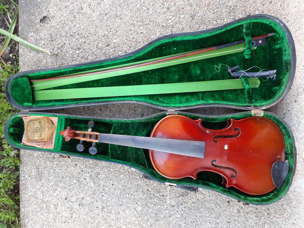 STUDENT VIOLIN / BOW / NMS CO. METAL STRING INCLUDED