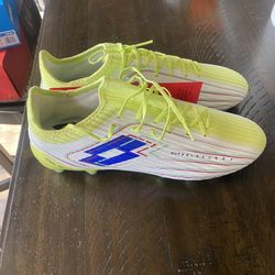Soccer Cleat Size 9.5 Men