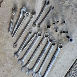 Lot of CRAFTSMAN combination wrenches