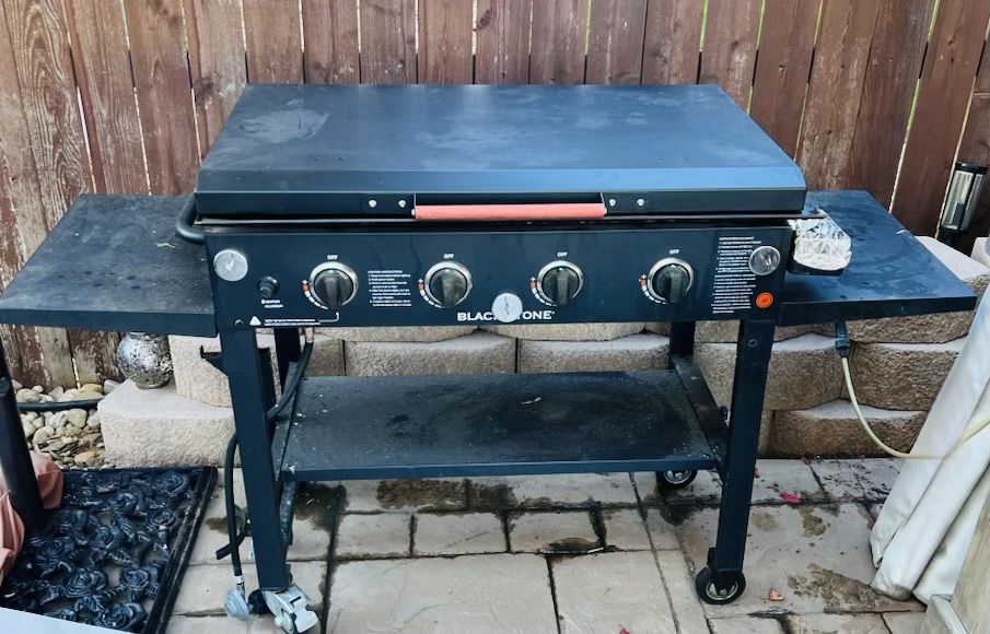 Blackstone Griddle + Lid & Heavy-Duty Cover
