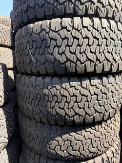 Vendo 285/60/R20 las 4 llantas Bfgoodrich por $200