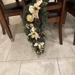 One Pieces, Christmas Decorations