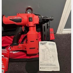 Milwaukee New Utility Fencing Stapler M18 Fuel