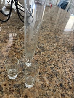 Engraved glass vase and two shots glasses
