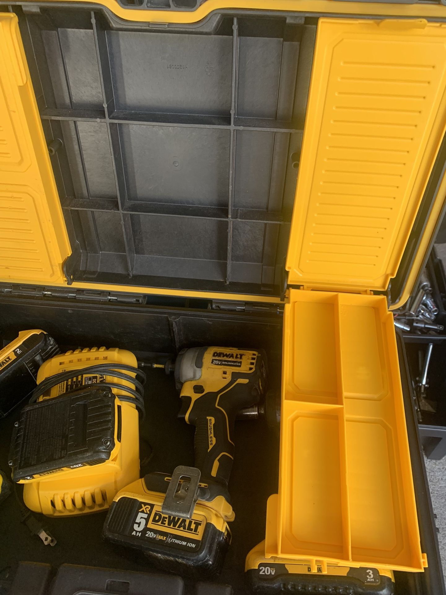 Dewalt 20 Volt Tools/ Dewalt Box