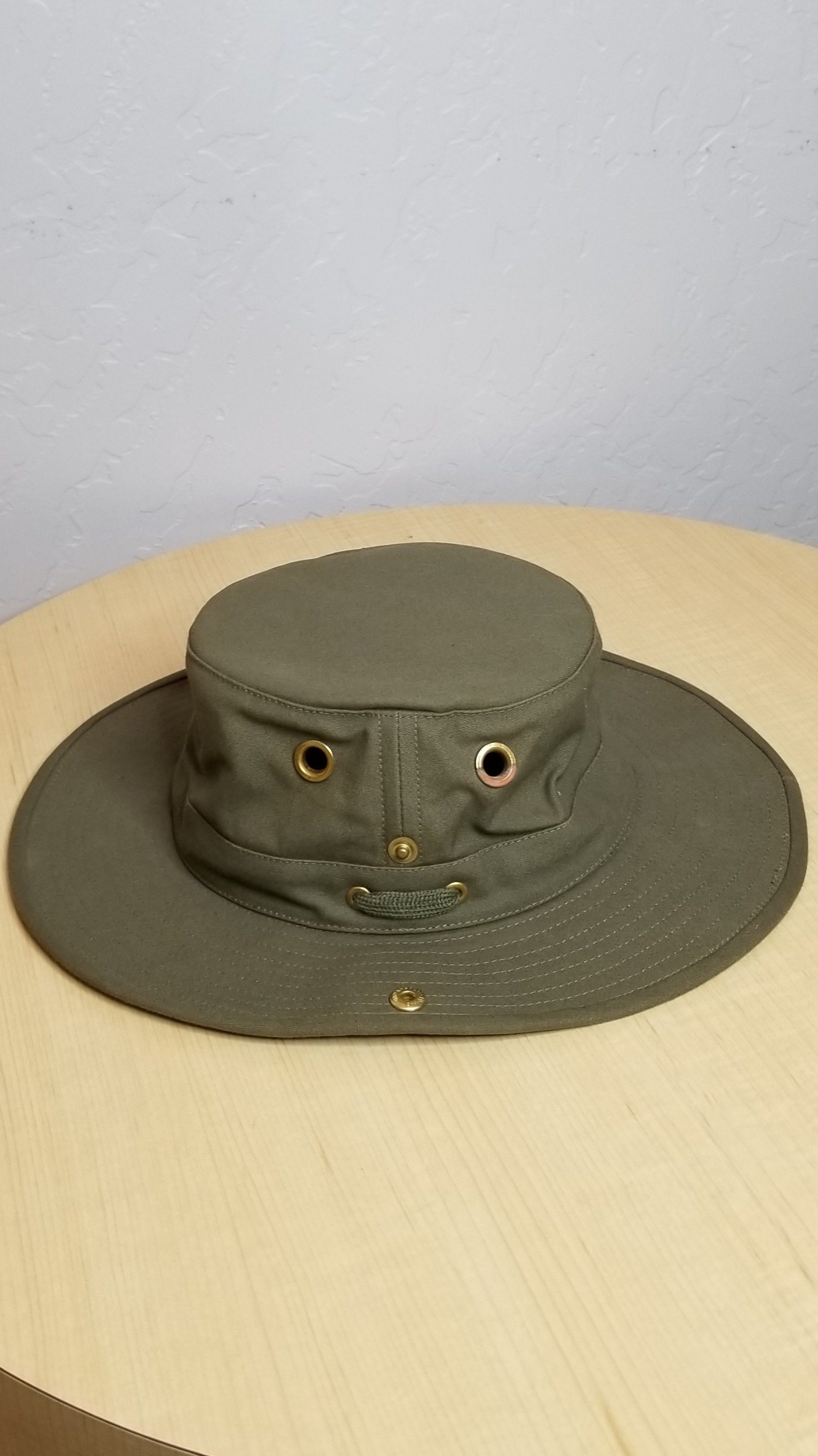 AVAILABLE-Tilley T3 Wanderer outdoor sun gardening hat
