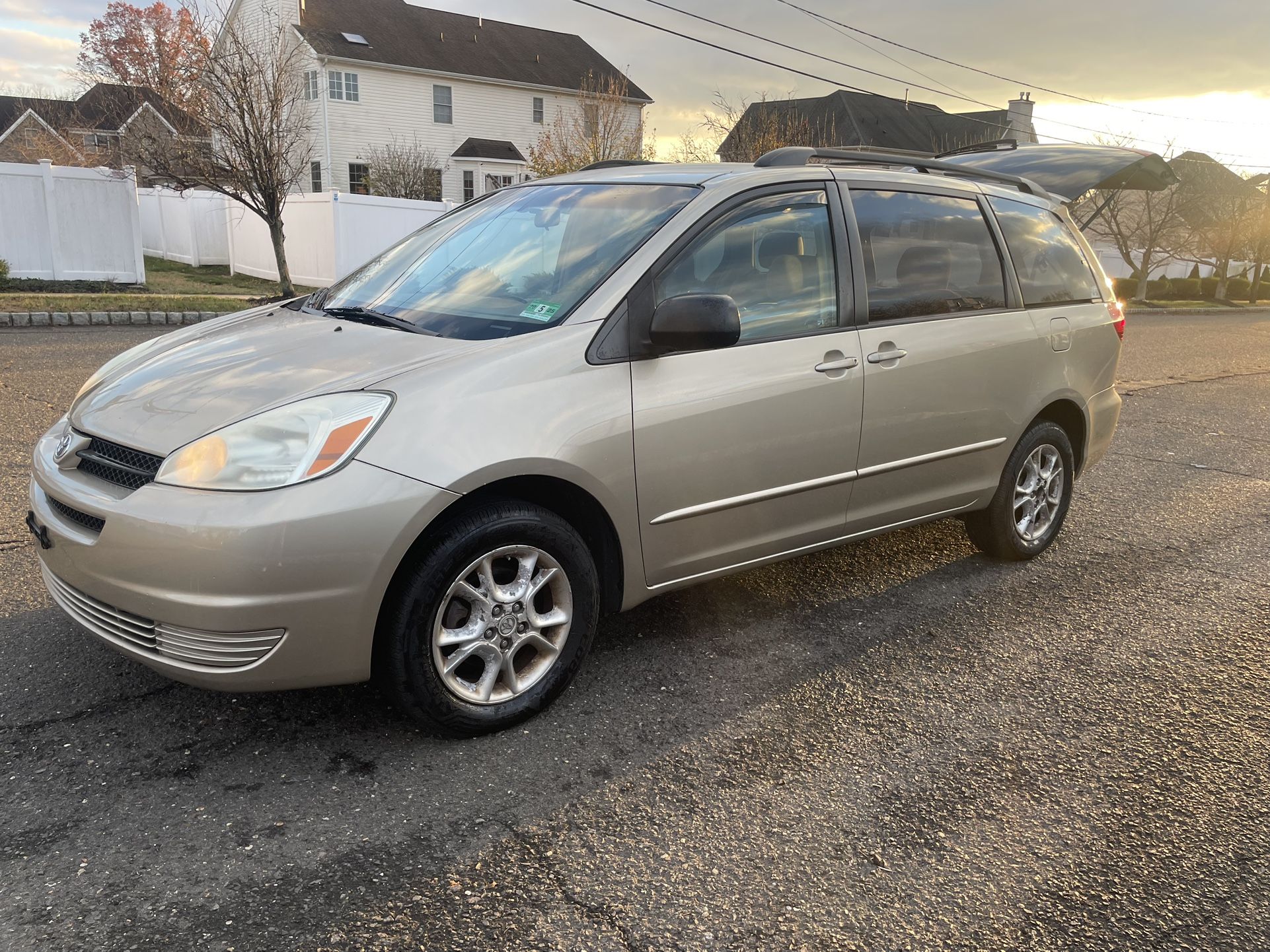 2004 Toyota Sienna