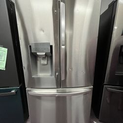 Refrigerator, 36’ Stainless Steel LG Fridge, With Water Ice