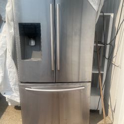 Samsung Refrigerator $80 