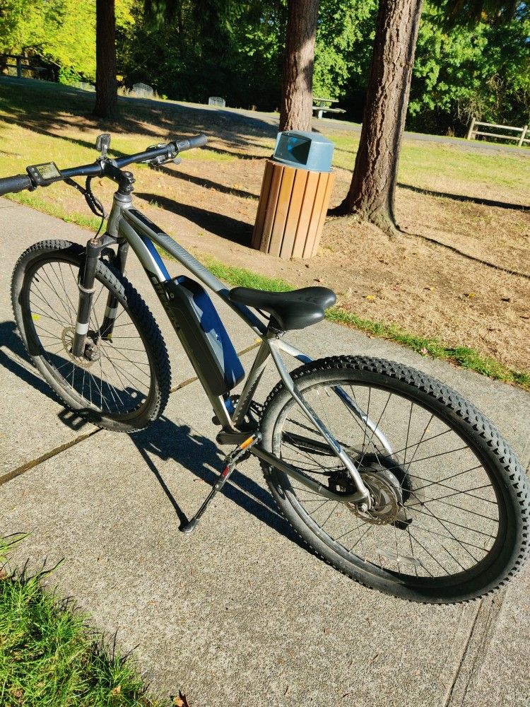Em.1 10 E11EVEN Bike Electric