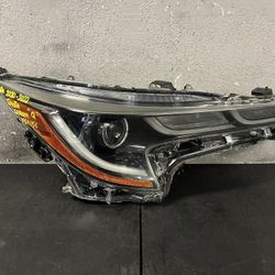 2020-2021-2022 TOYOTA COROLLA RIGHT HEADLIGHT OEM USED