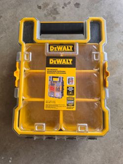 DeWalt 6 Compartment Deep Pro Part/Tool Organizer Stackable