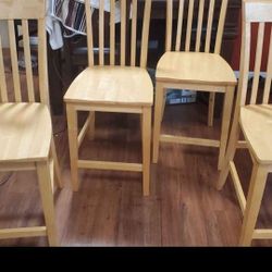 4 Heigh Chairs